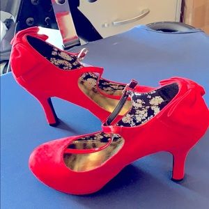 Suede darker hot pink New bow ties approx 3-3.5”